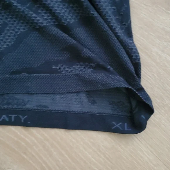 Lululemon Camo Short Sleeve Athletic Shirt Top SzXL - Picture 4 of 8